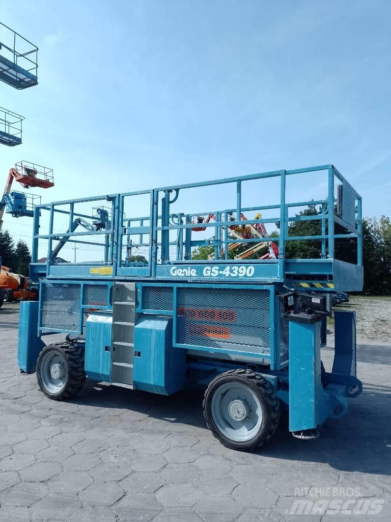 Genie 4390 Nůžková zvedací plošina