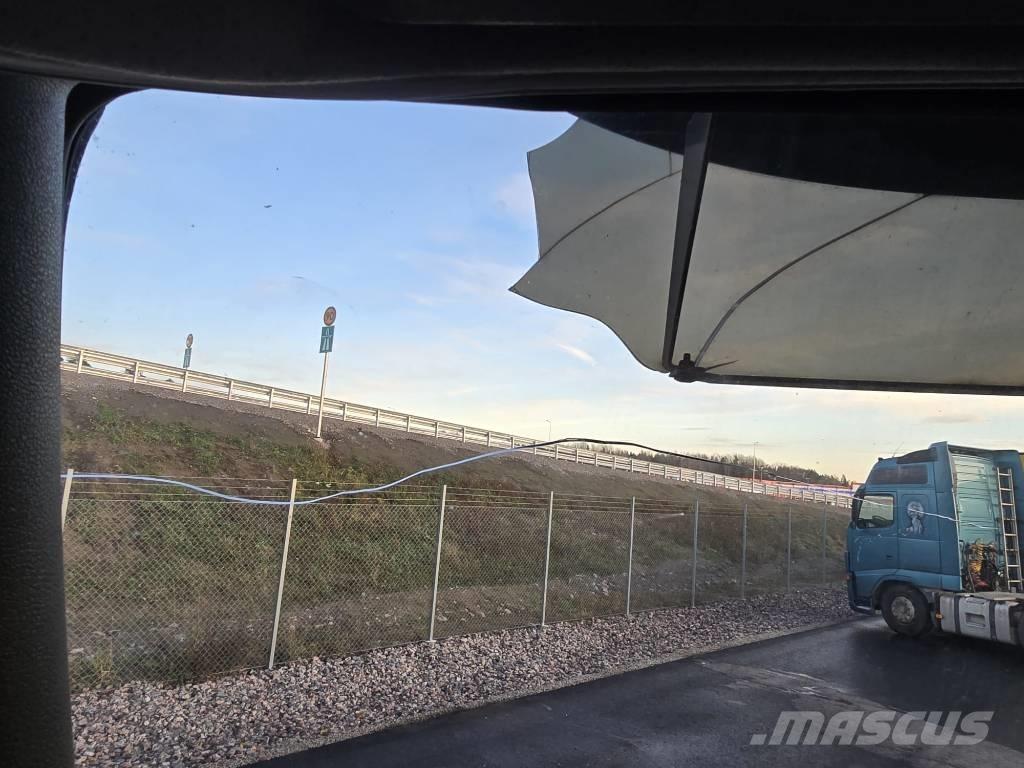 Volvo FM 330 Skříňová nástavba