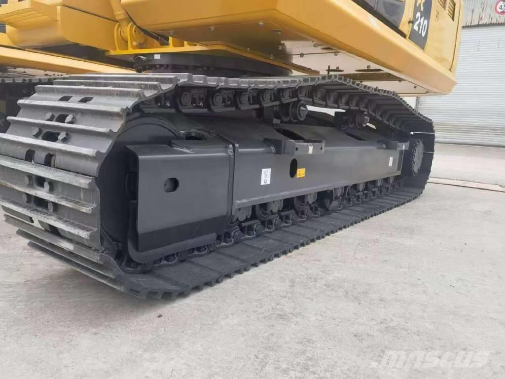 Komatsu PC 210 Pásová rýpadla