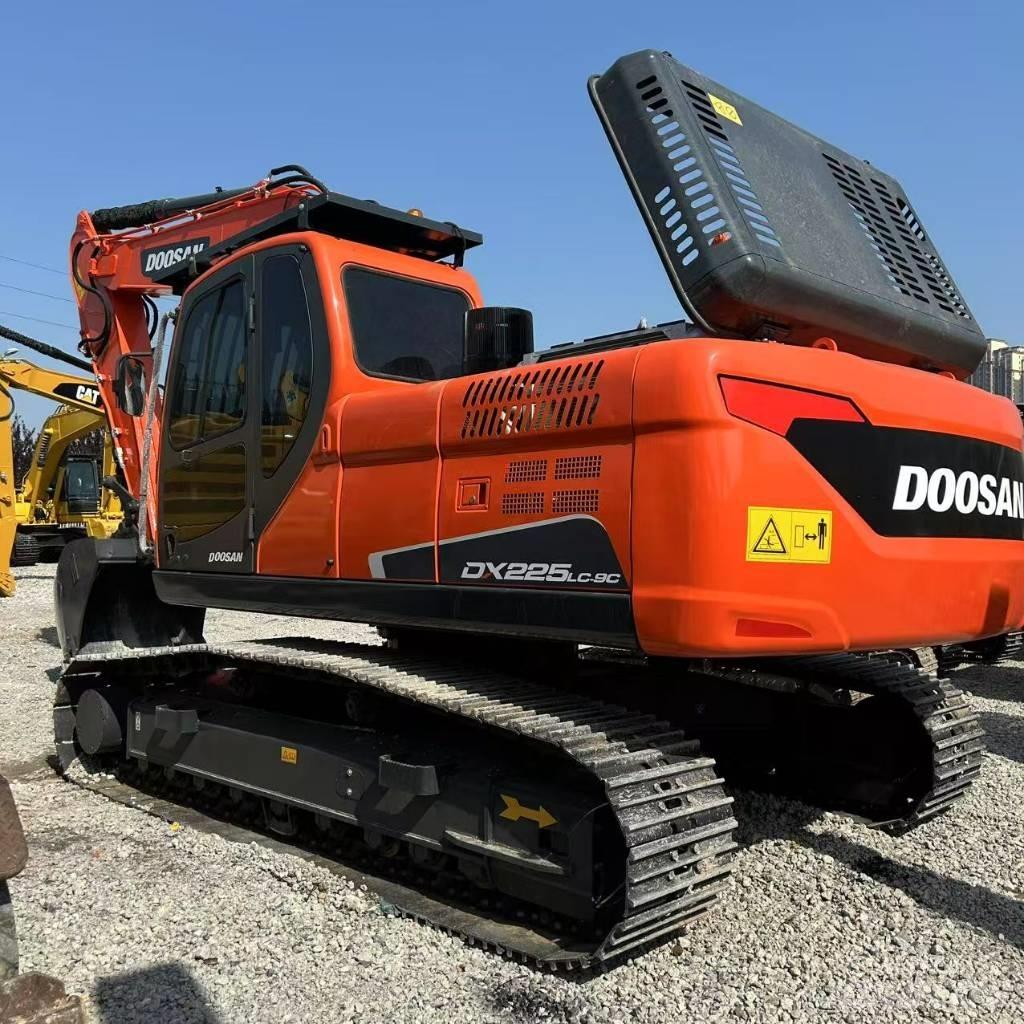 Doosan 225LC-9c Pásová rýpadla