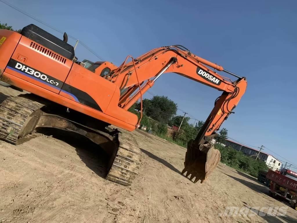 Doosan DH300 Pásová rýpadla