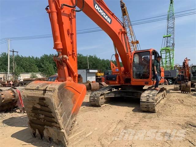 Doosan DX300 Pásová rýpadla
