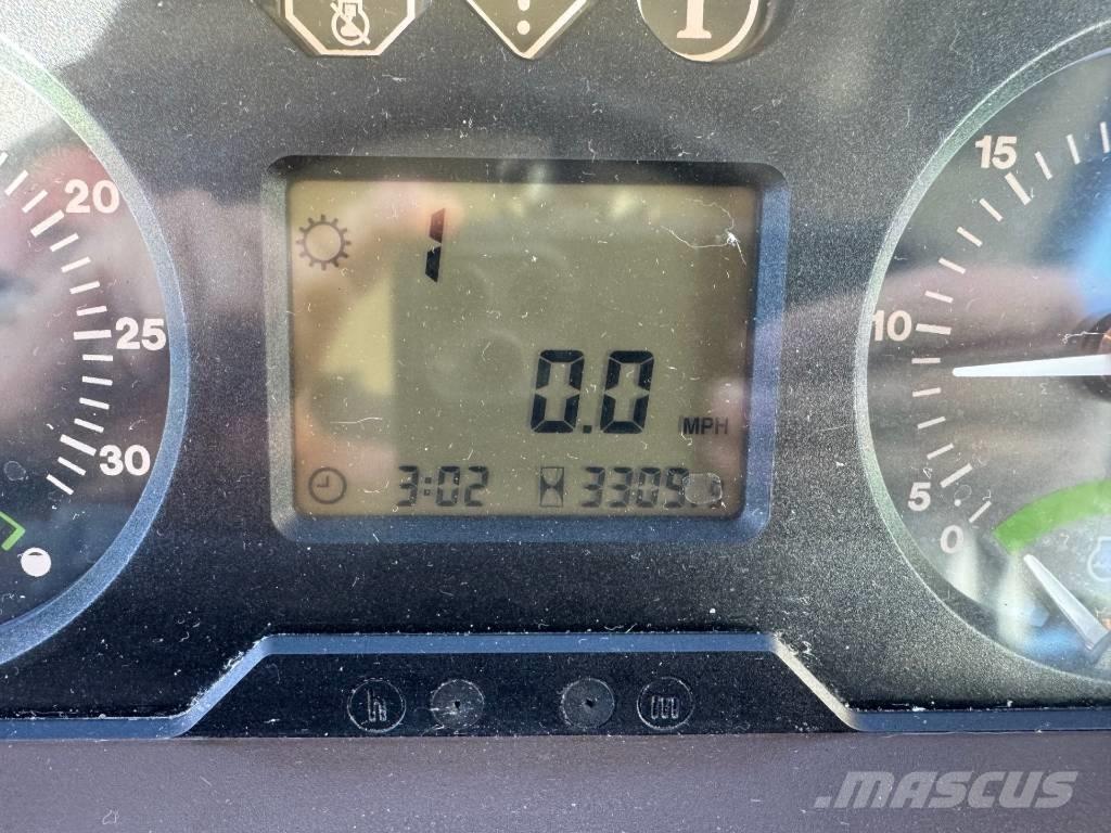 John Deere 6120 Traktory