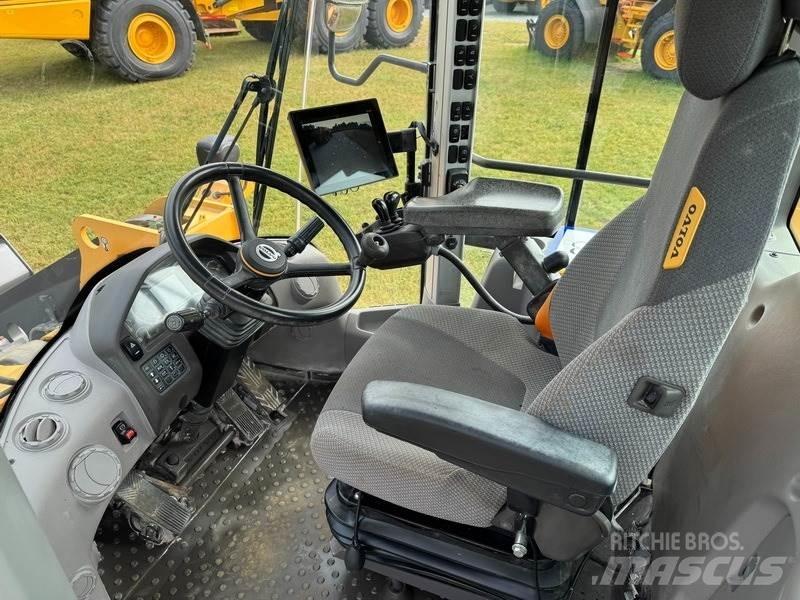 Volvo L 120 H Kolové nakladače