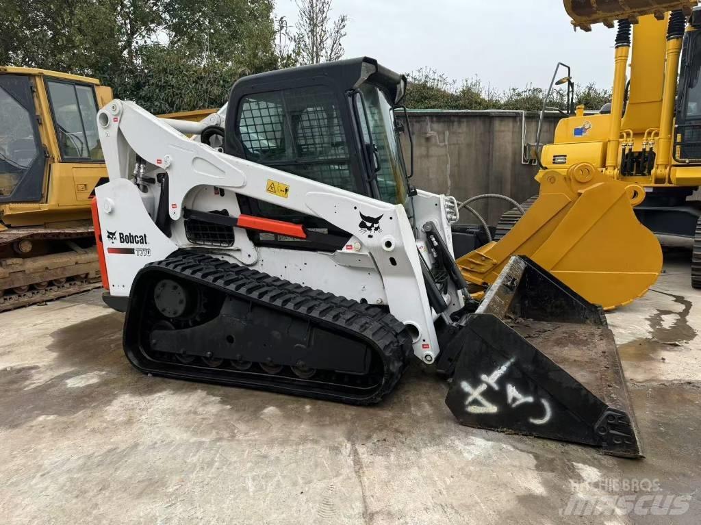Bobcat T770 Smykem řízené nakladače