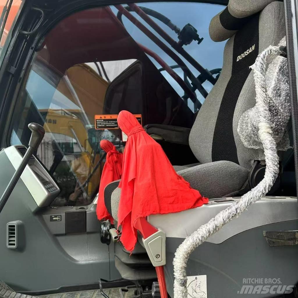 Doosan 225LC-9 Pásová rýpadla