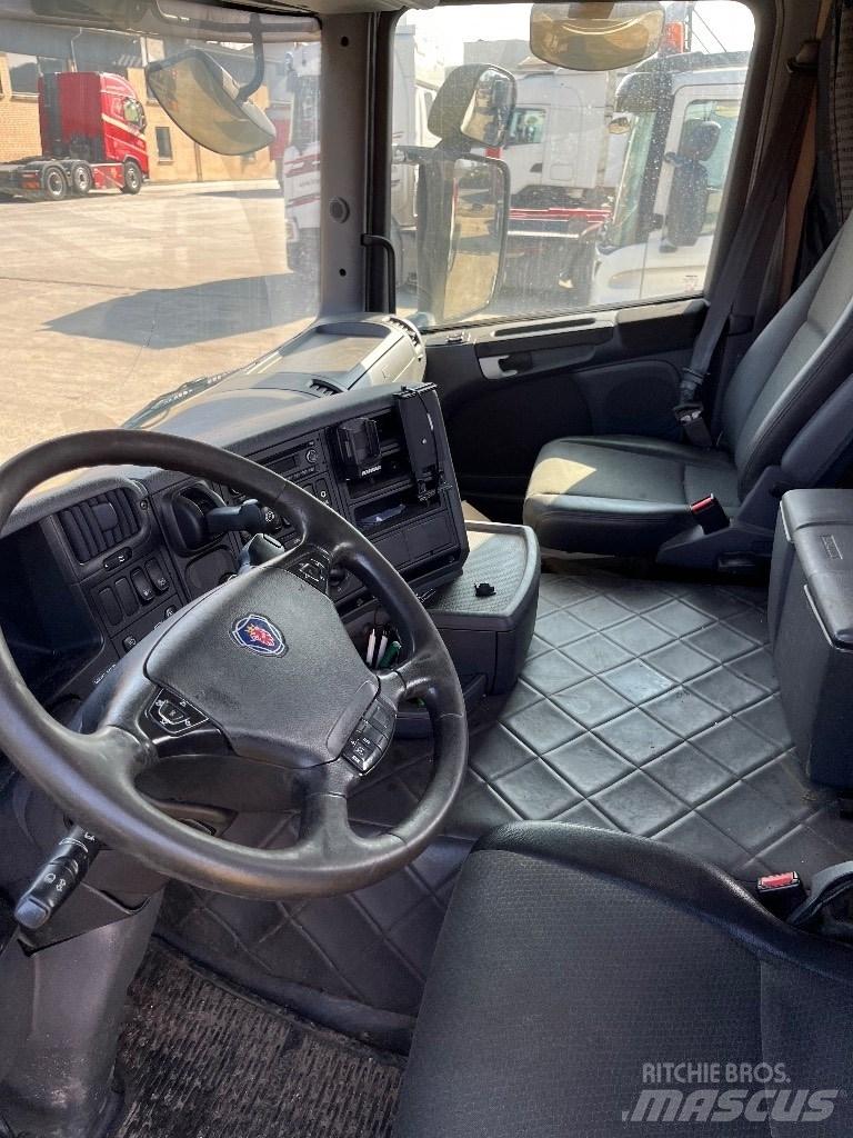 Scania CG16 Kabiny a interiér