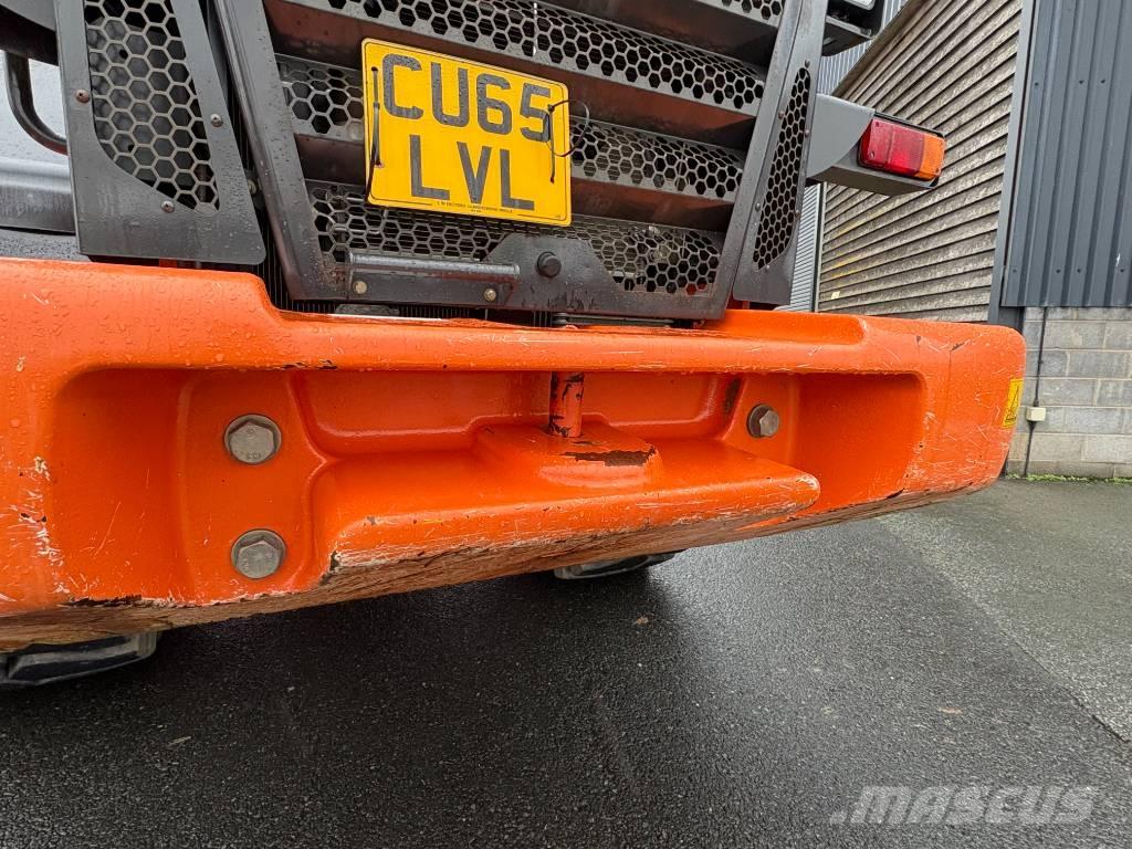 Hitachi ZW 220-5B Kolové nakladače