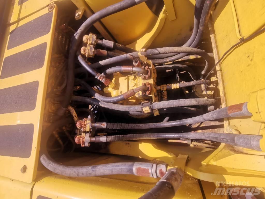 Komatsu PC 200-6 Pásová rýpadla