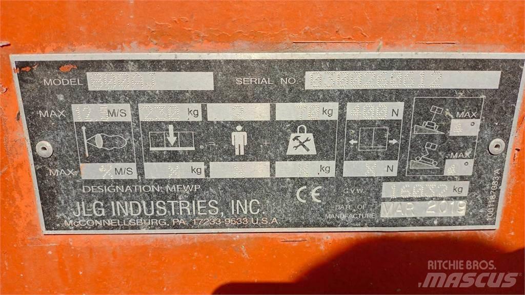 JLG 800AJ Kloubové plošiny