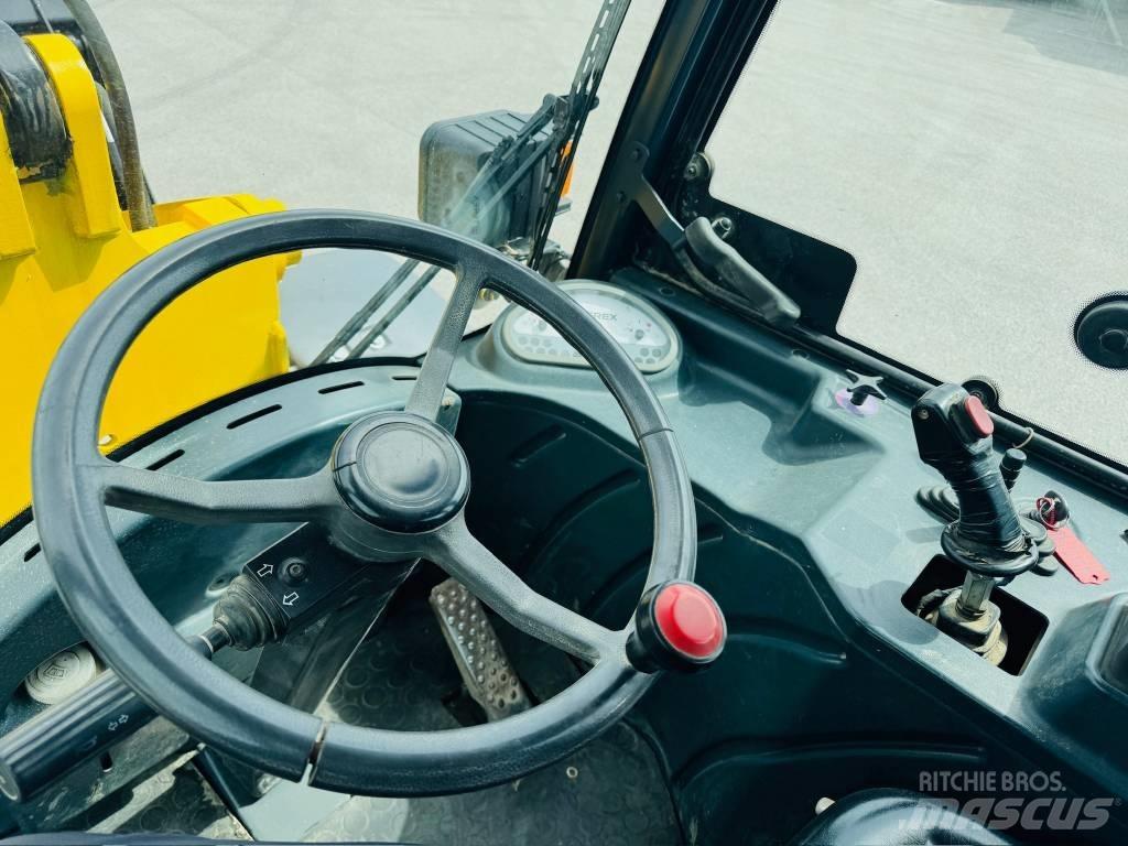 Terex 800L Kolové nakladače