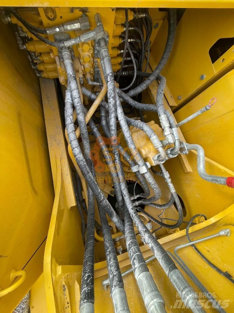 Komatsu PC 200-8 Pásová rýpadla