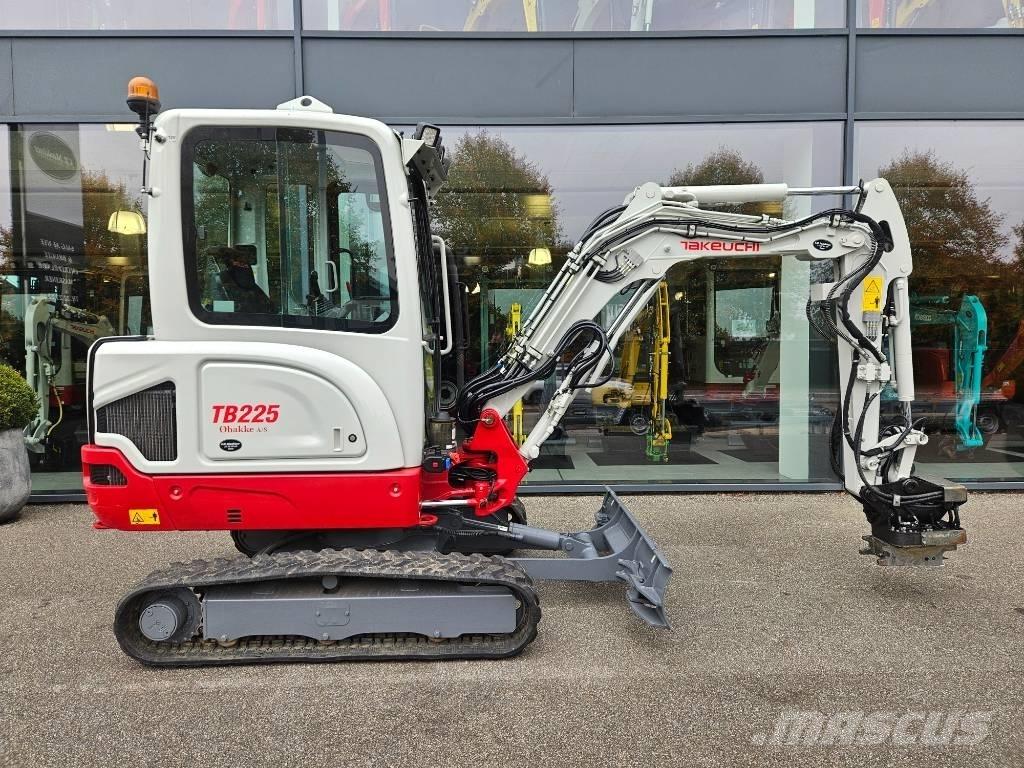 Takeuchi TB 225 Mini rýpadla < 7t