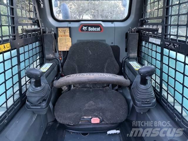 Bobcat T 76 Smykem řízené nakladače