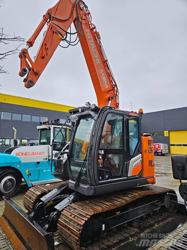 Hitachi ZX 135 US-7 Pásová rýpadla