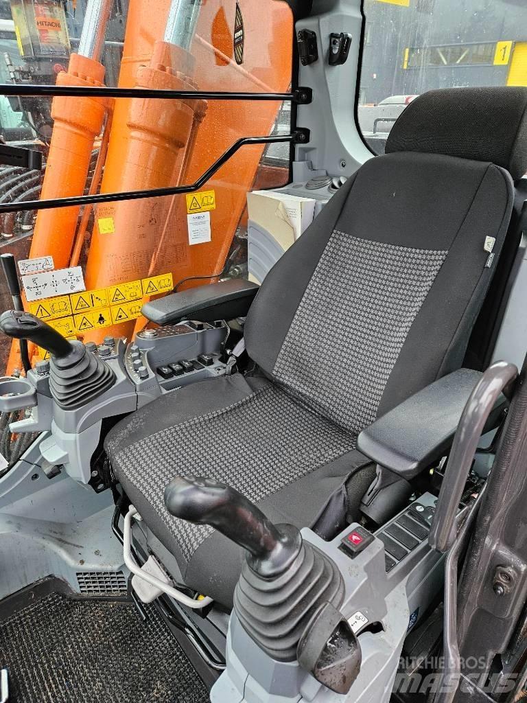 Hitachi ZX 135 US-7 Pásová rýpadla