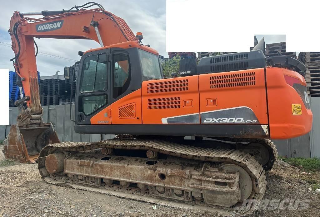 Doosan DX 300 LC-5 Pásová rýpadla