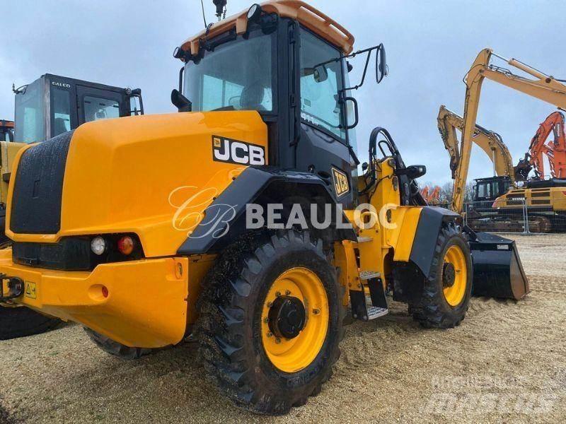 JCB 411 Kolové nakladače