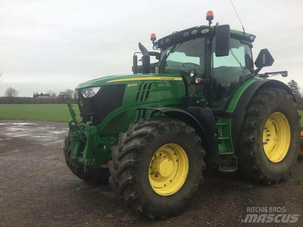 John Deere 6215 R Traktory