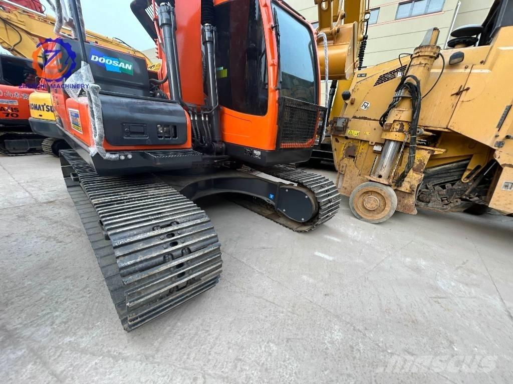 Doosan DX 150 Midi rýpadla 7t - 12t
