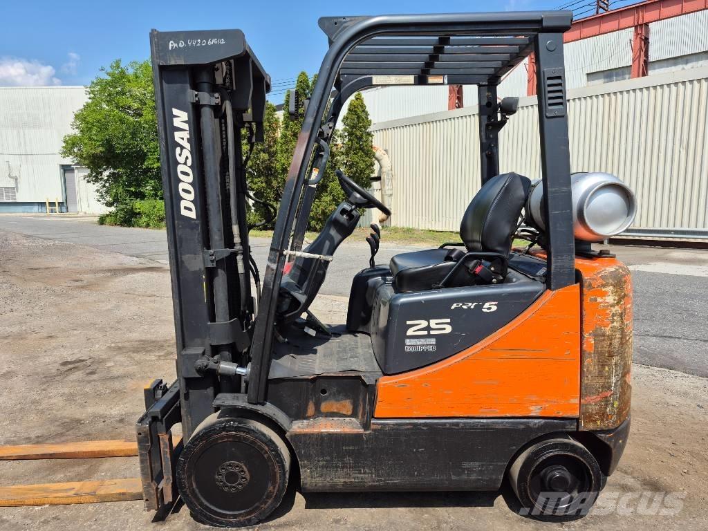Doosan GC 25 E Další