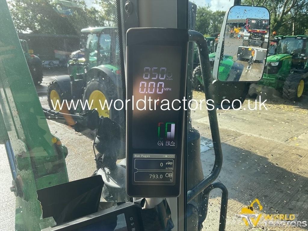 John Deere 6100 M Traktory