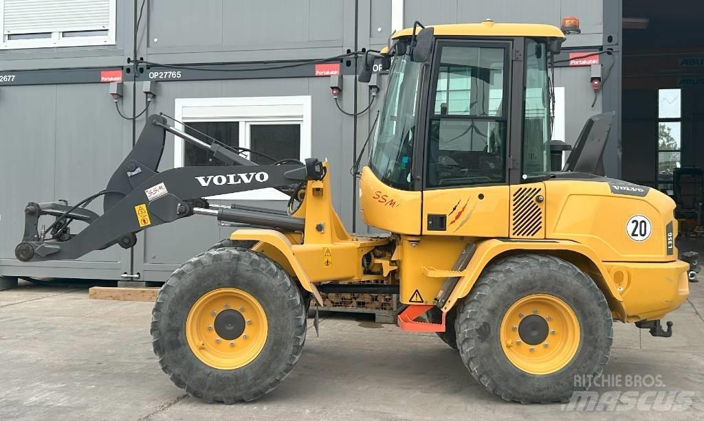 Volvo L 35 G Smykem řízené nakladače