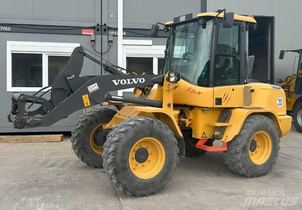 Volvo L 35 G Smykem řízené nakladače