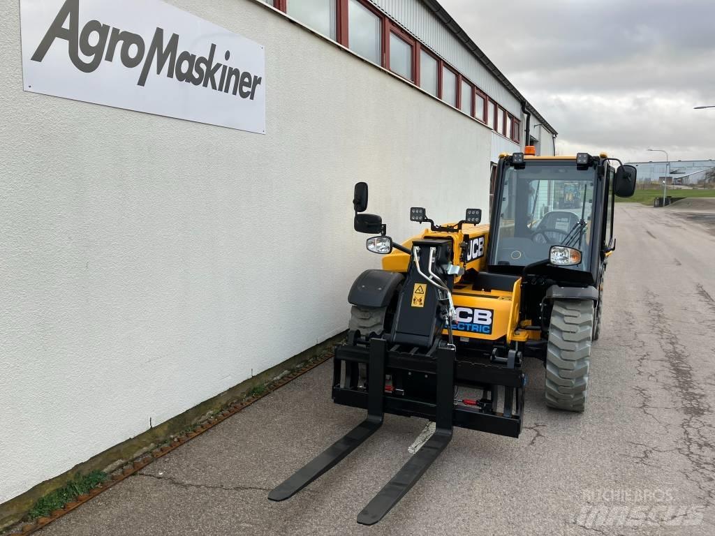 JCB 525-60E Teleskopické manipulátory