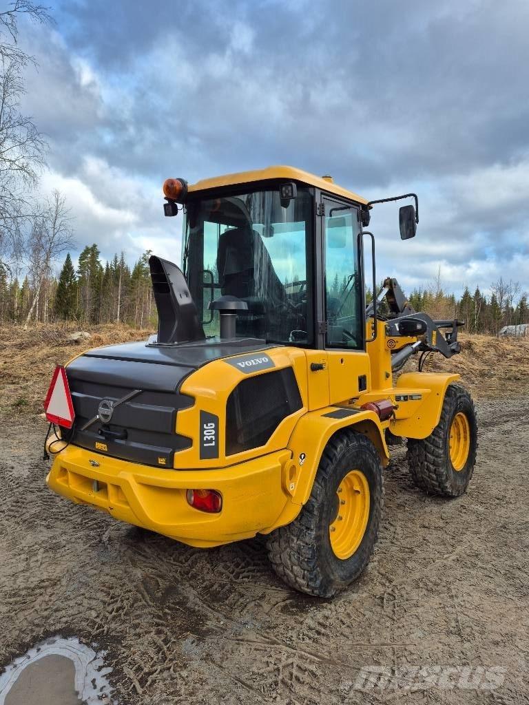 Volvo L 30 G Kolové nakladače