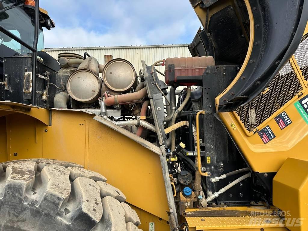 CAT 972MXE Kolové nakladače