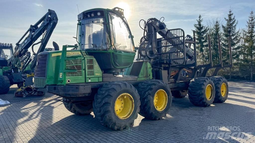 John Deere 1110 E Vyvážecí traktory