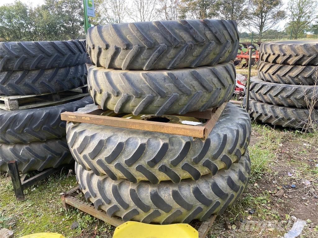 380/105R50 Pneumatiky, kola a ráfky