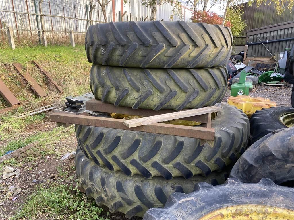  380/105R50 Pneumatiky, kola a ráfky