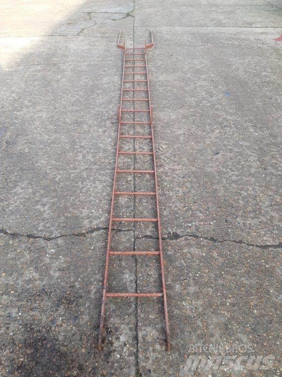 Access LADDER Další