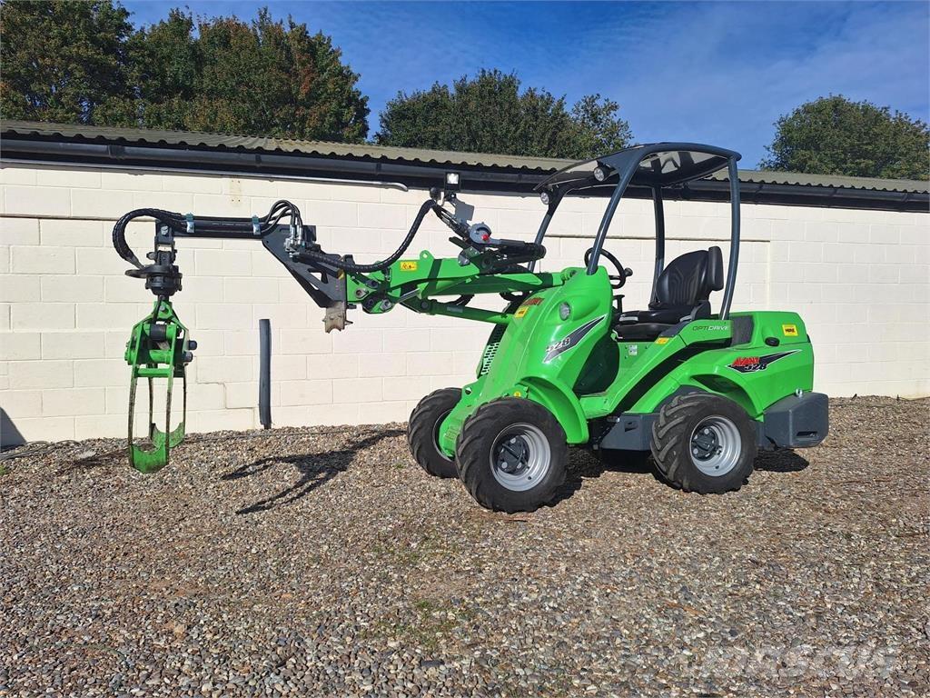 Avant 528 Kolové nakladače