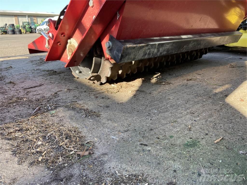 Blec CP36 Mechanické secí stroje