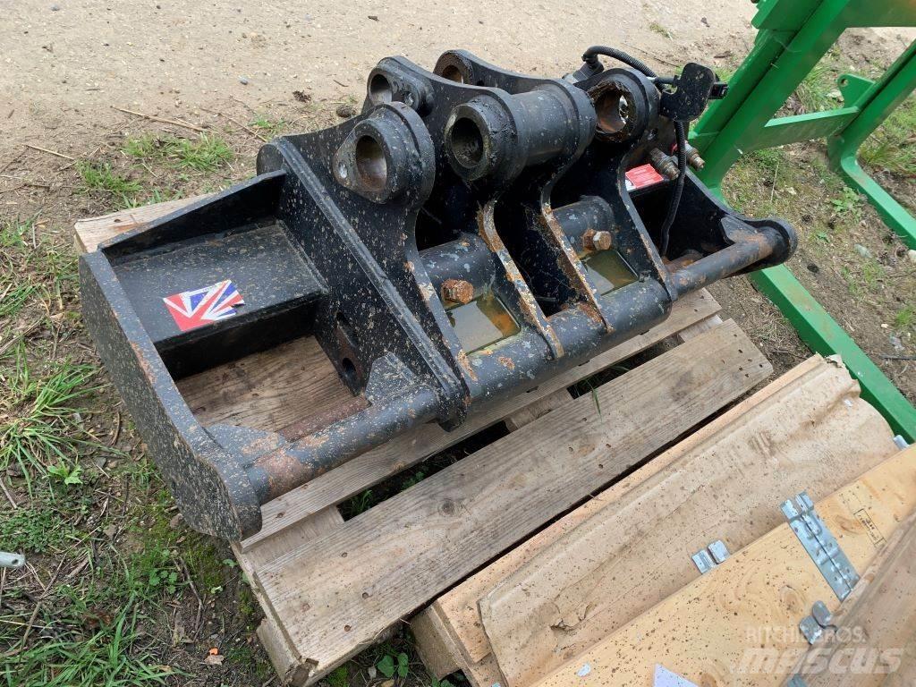 Cherry HEADSTOCK Teleskopické nakladače pro zemědělství