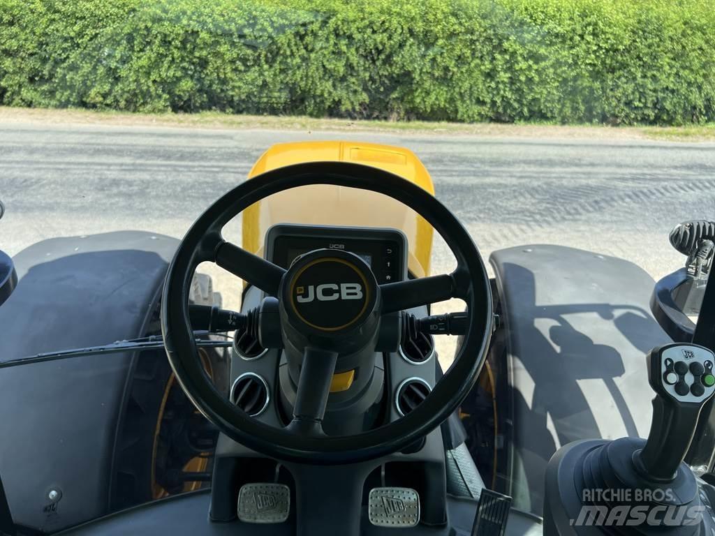 JCB 4220 FASTRAC Traktory