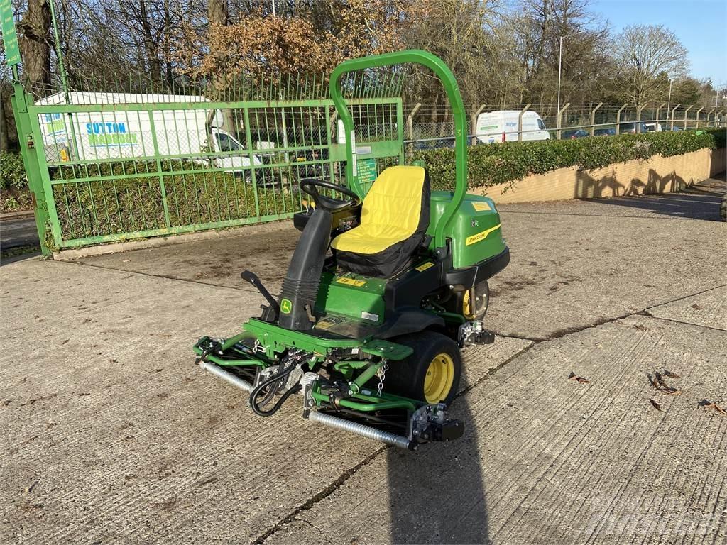 John Deere 2550E Další