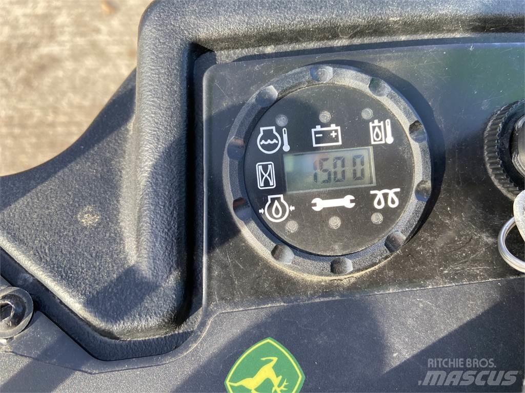 John Deere 2550E Další