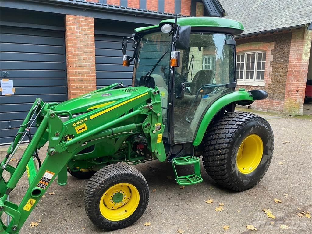 John Deere 4066R Kompaktní traktory