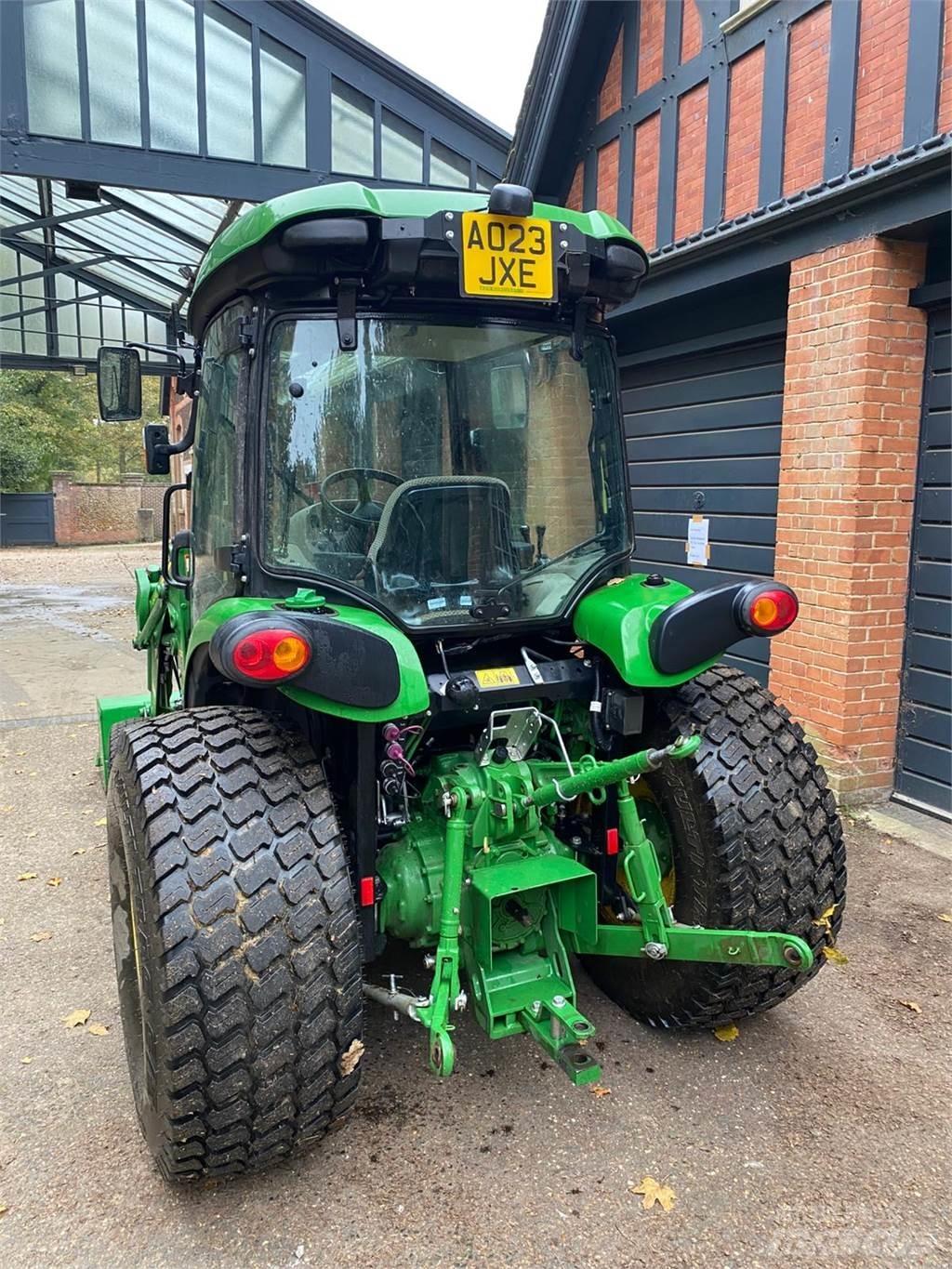 John Deere 4066R Kompaktní traktory