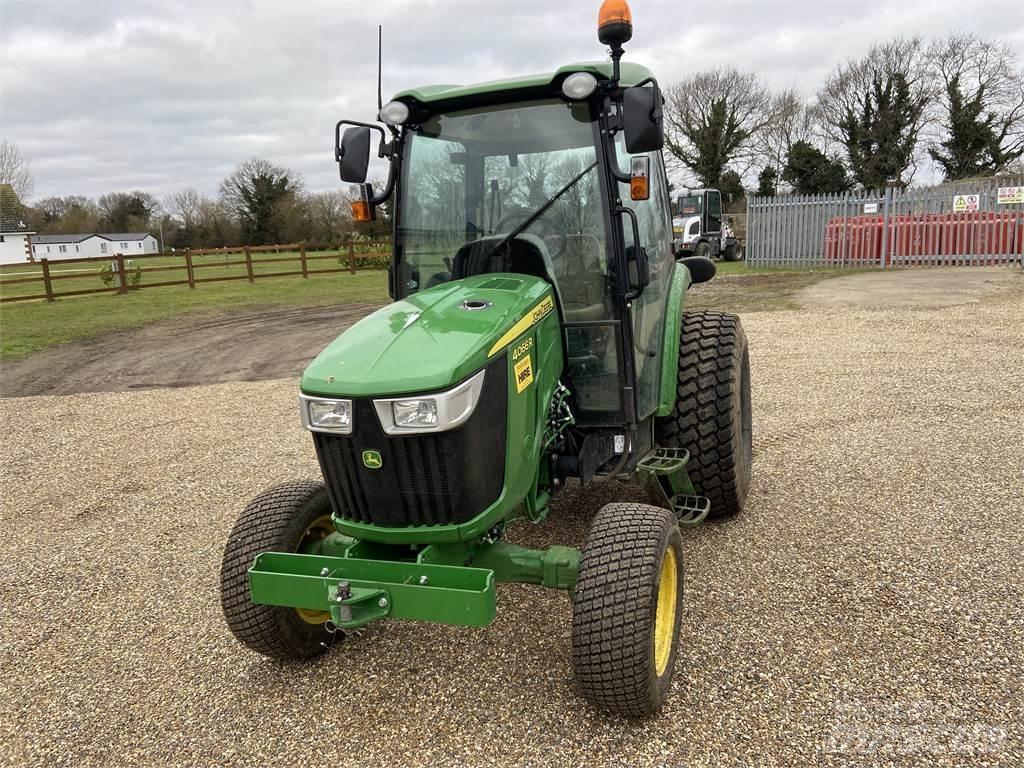 John Deere 4066R Kompaktní traktory