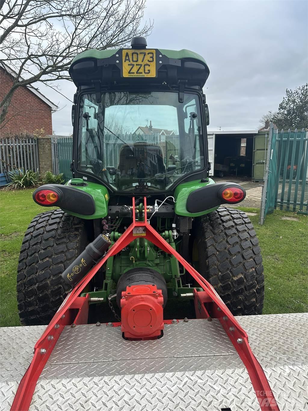 John Deere 4066R Kompaktní traktory