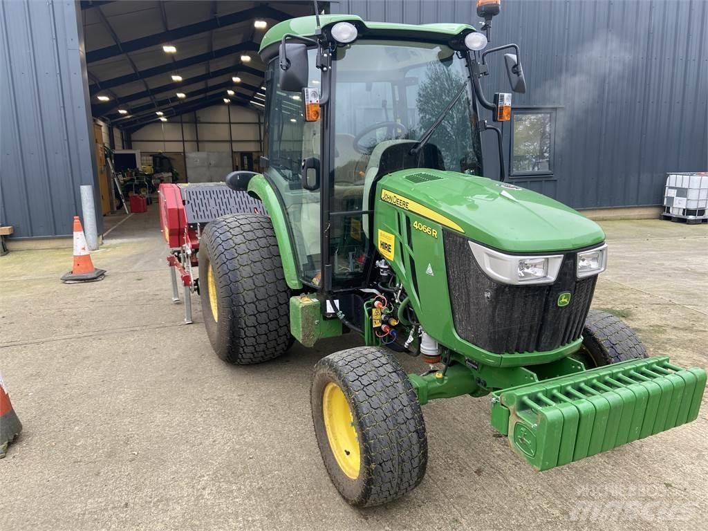John Deere 4066R Kompaktní traktory
