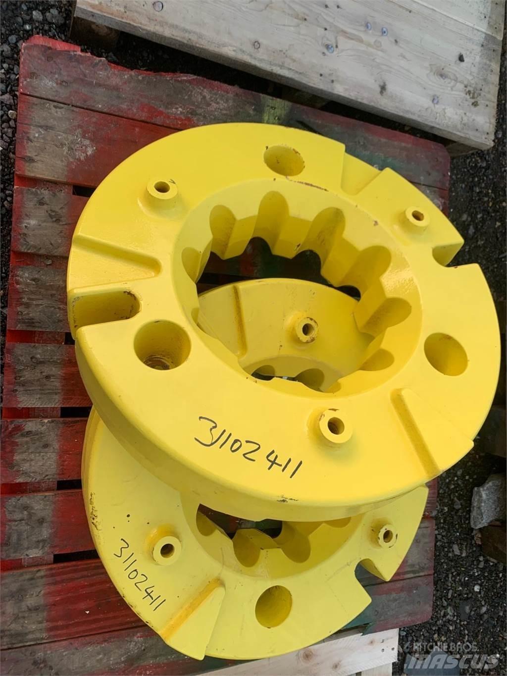 John Deere 600KG Pneumatiky, kola a ráfky