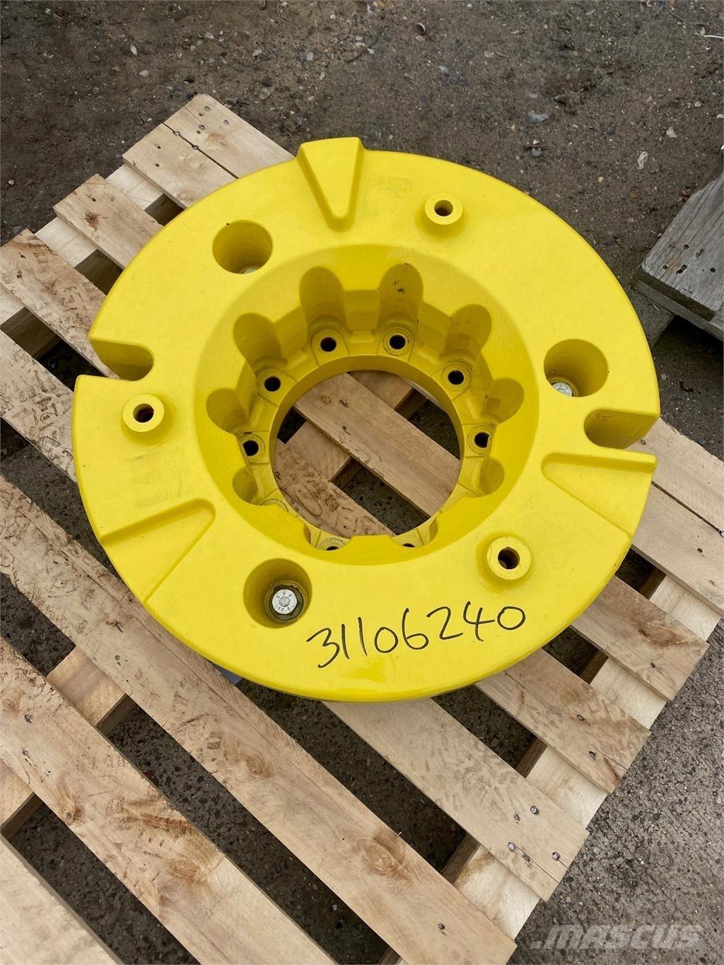 John Deere 600KG Pneumatiky, kola a ráfky