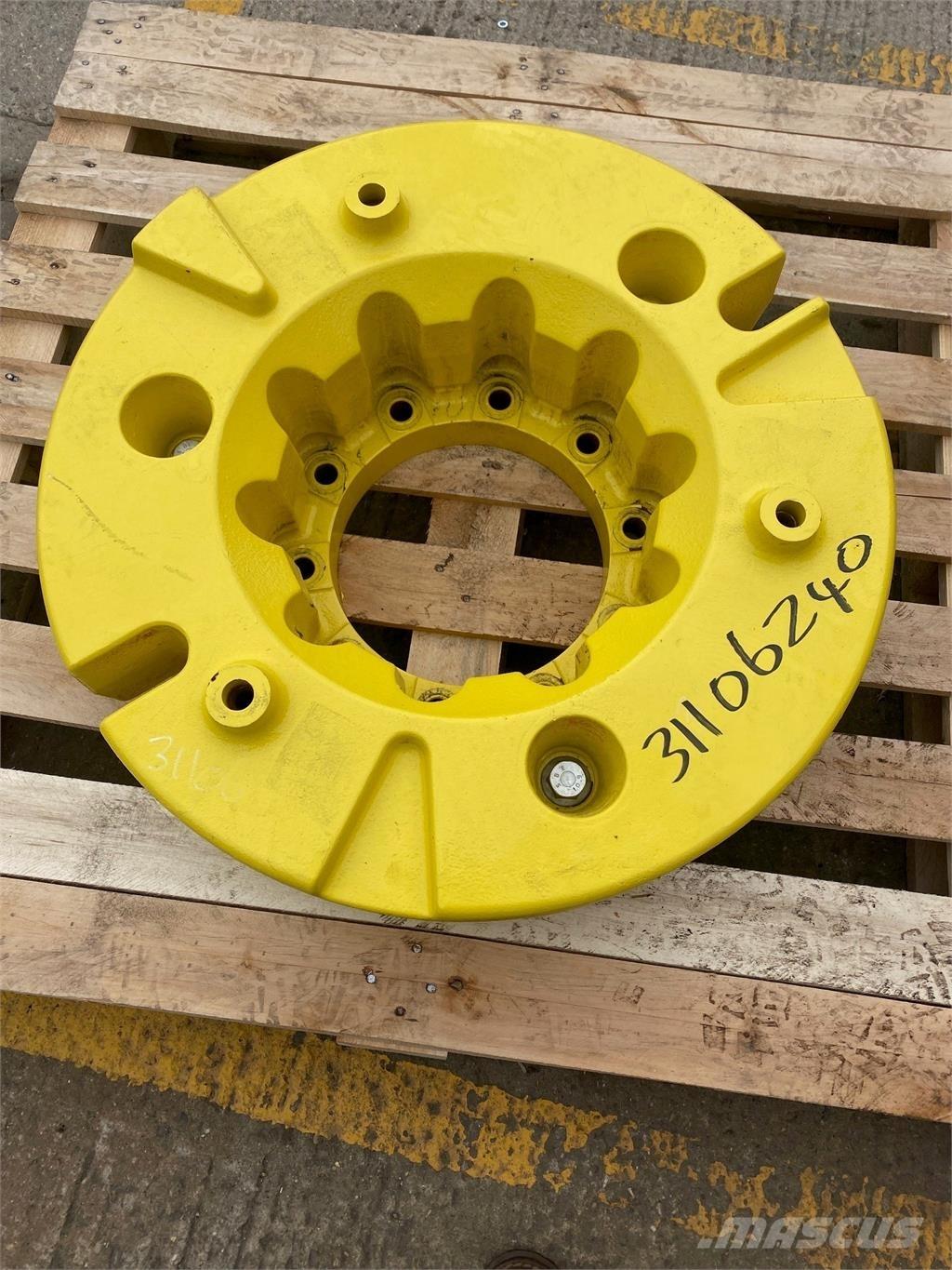 John Deere 600KG Pneumatiky, kola a ráfky