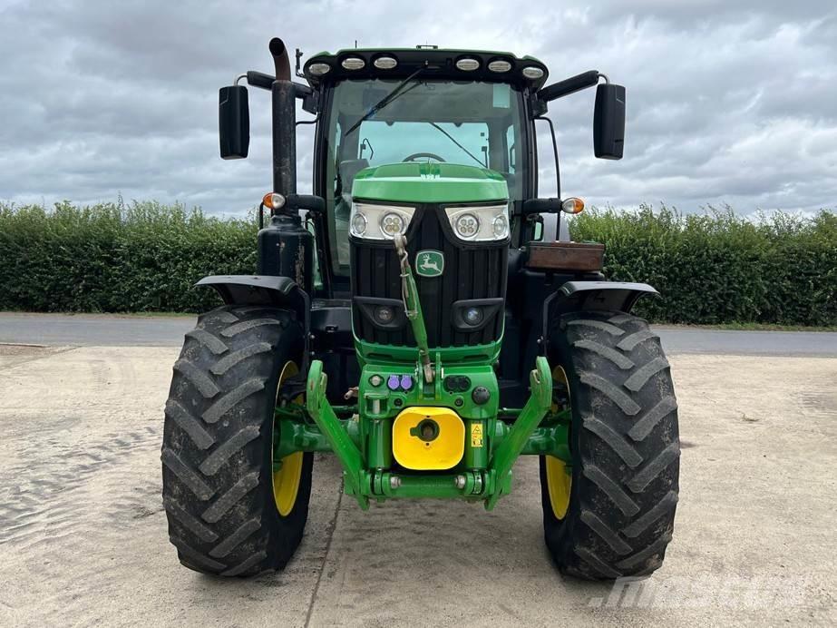 John Deere 6175R Traktory